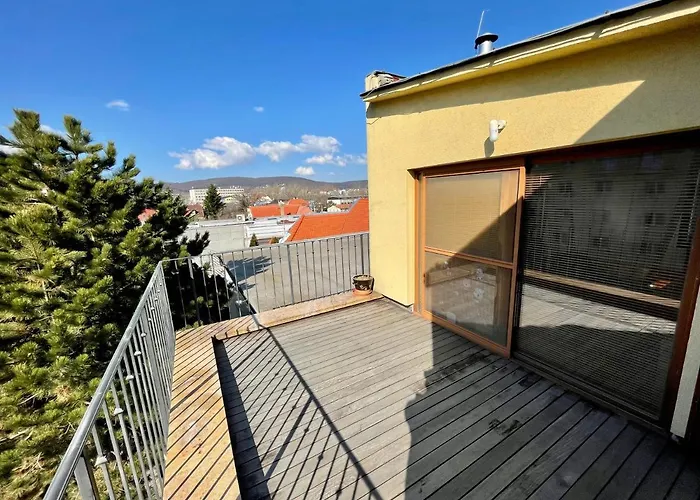 아파트 Beautiful And Romantic Penthouse With Two Terraces 브라티슬라바