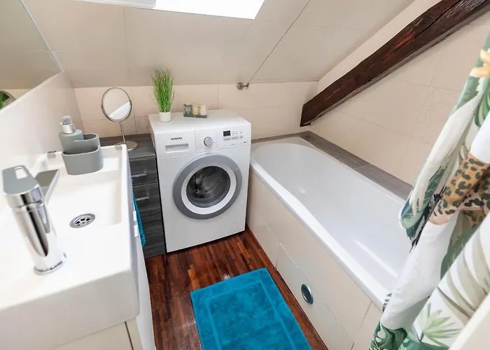 아파트 Beautiful And Romantic Penthouse With Two Terraces 브라티슬라바